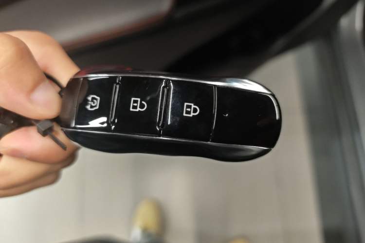 Used Dongfeng Fengon 580 2021 ☆ Star Edition 1.5T Automatic Luxury Version Interior 1