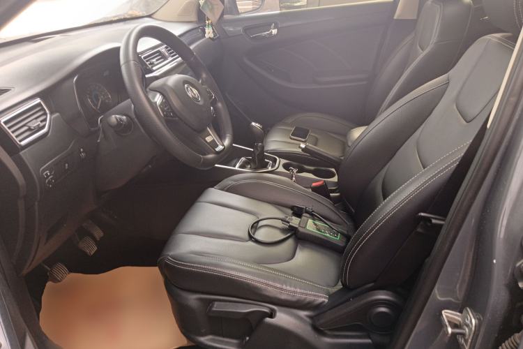 Used Dongfeng Fengon 580 2021 Revised ☆ Star Edition 1.8L Manual Elite Version Left Front Seat