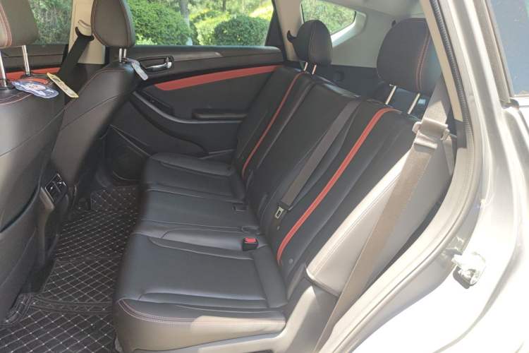 Used Dongfeng Fengon 580 2021 ☆ Star Edition 1.5T Automatic Luxury Version Left Rear Seat