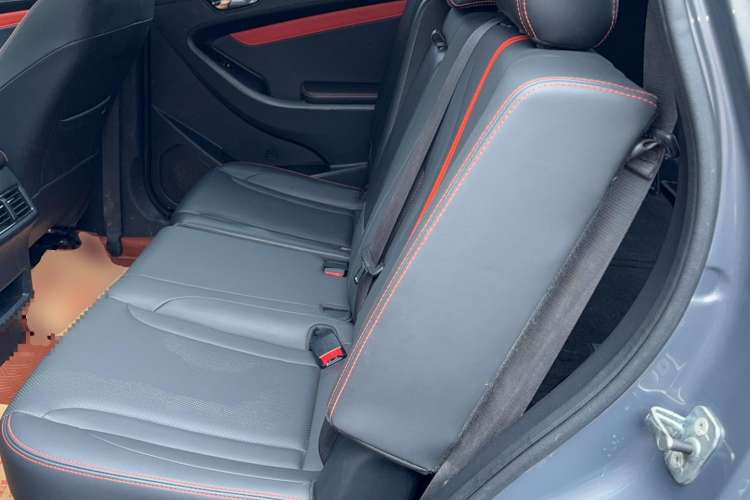 Used Dongfeng Fengon 580 2021 Revised ☆ Star Edition 1.5T Automatic Luxury Version Left Rear Seat