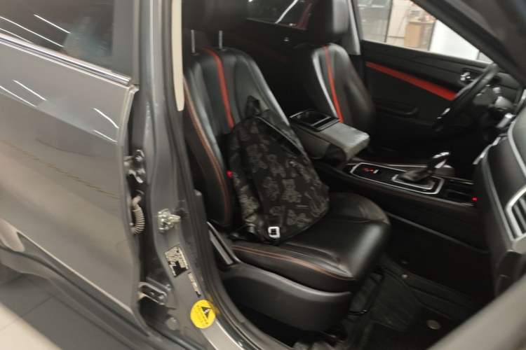 Used Dongfeng Fengon 580 2021 ☆ Star Edition 1.5T Automatic Luxury Version Right Front Seat