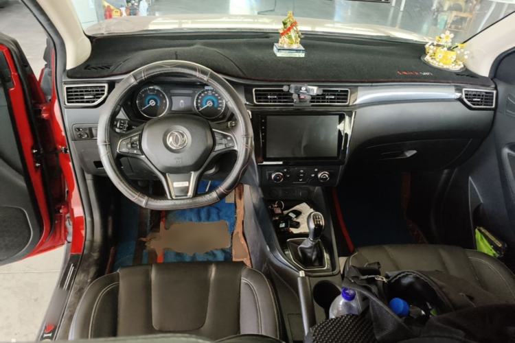 Used Dongfeng Fengon 580 2021 ☆ Star Edition 1.8L Manual Elite Version Center Console