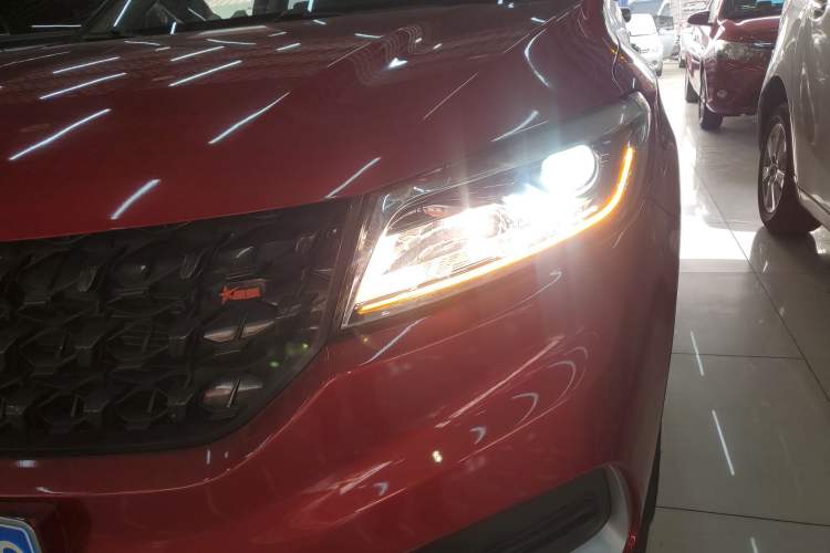 Used Dongfeng Fengon 580 2021 Revised ☆ Star Edition 1.5T Automatic Luxury Version Left Front Headlight