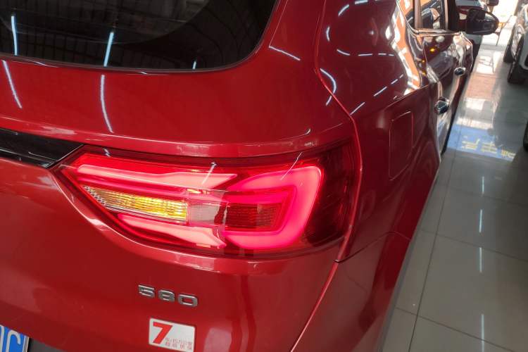 Used Dongfeng Fengon 580 2021 Revised ☆ Star Edition 1.5T Automatic Luxury Version Right Rear Taillight