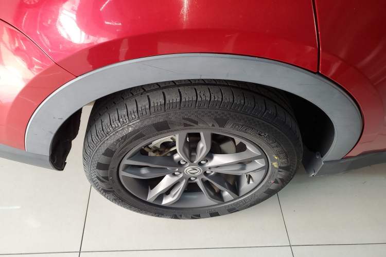 Used Dongfeng Fengon 580 2021 Revised ☆ Star Edition 1.5T Automatic Luxury Version Right Rear Wheel Hub