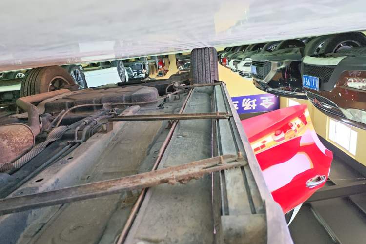 Used Dongfeng Fengon 580 2021 Revised ☆ Star Edition 1.8L Manual Elite Version Right Side Sill