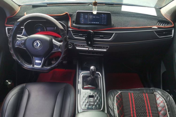 Used Dongfeng Fengon 580 2021 ☆ Star Edition 1.5T Manual Luxury Version Center Console