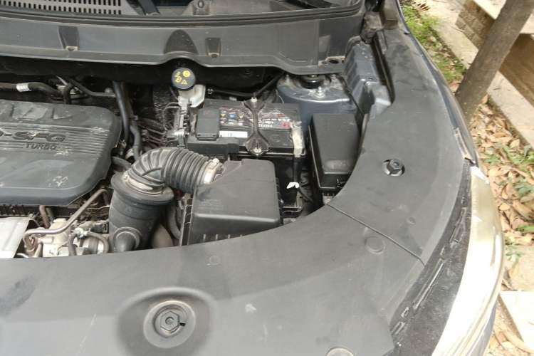 Used Dongfeng Fengon 580 2021 ☆ Star Edition 1.5T Manual Luxury Version Engine Bay Left