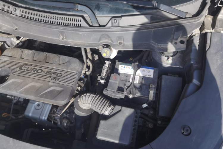 Used Dongfeng Fengon 580 2021 ☆ Star Edition 1.5T Manual Luxury Version Engine Bay Left