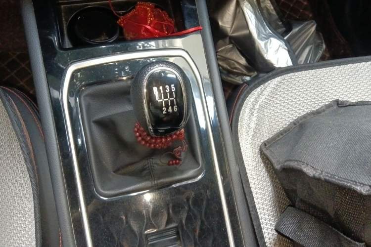 Used Dongfeng Fengon 580 2021 ☆ Star Edition 1.5T Manual Luxury Version Gear Lever