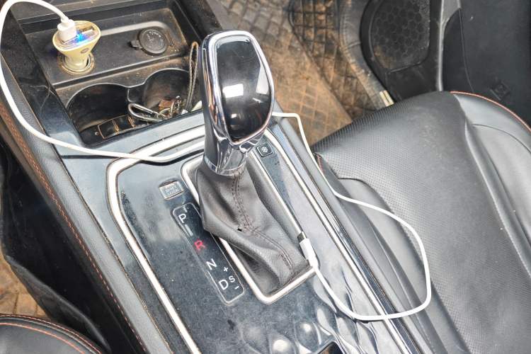 Used Dongfeng Fengon 580 2021 ☆ Star Edition 1.5T Automatic Luxury Version Gear Lever