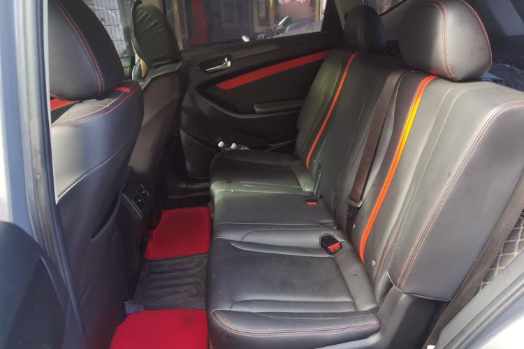 Used Dongfeng Fengon 580 2021 ☆ Star Edition 1.5T Manual Luxury Version Left Rear Seat