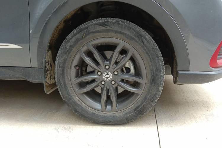 Used Dongfeng Fengon 580 2021 ☆ Star Edition 1.5T Manual Luxury Version Right Front Wheel Hub