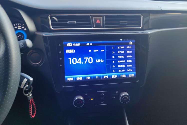 Used Dongfeng Fengon 580 2021 Revised ☆ Star Edition 1.8L Manual Elite Version Audio And AC Panel