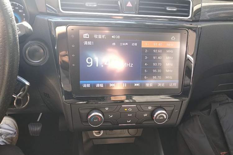 Used Dongfeng Fengon 580 2021 Revised ☆ Star Edition 1.8L Manual Elite Version Audio And AC Panel