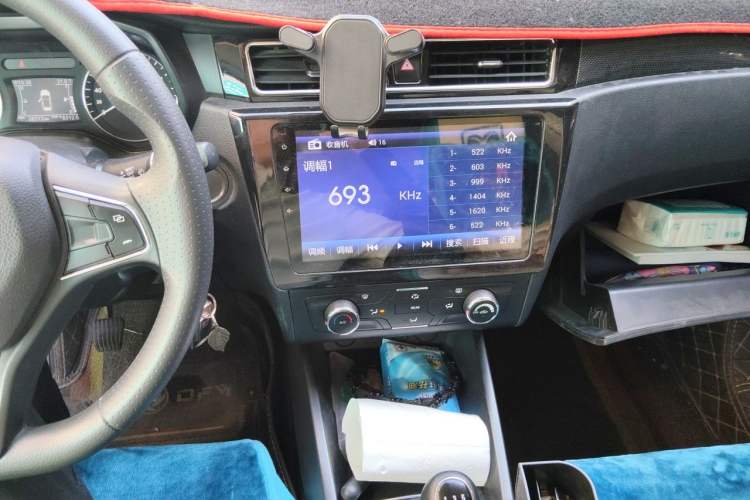 Used Dongfeng Fengon 580 2021 Revised ☆ Star Edition 1.8L Manual Elite Version Audio And AC Panel
