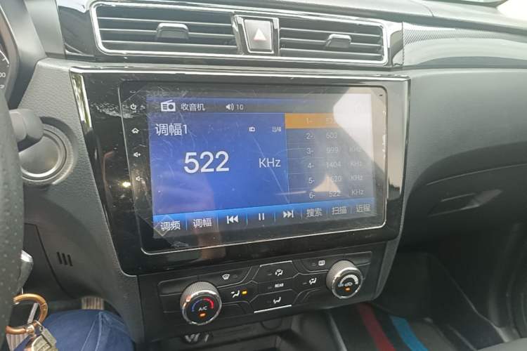 Used Dongfeng Fengon 580 2021 Revised ☆ Star Edition 1.8L Manual Elite Version Audio And AC Panel