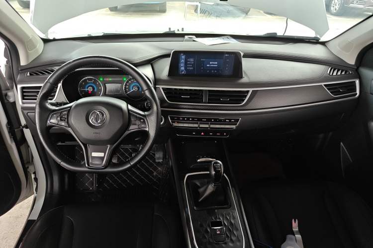 Used Dongfeng Fengon 580 2021 ☆ Star Edition 1.5T Manual Luxury Version Center Console