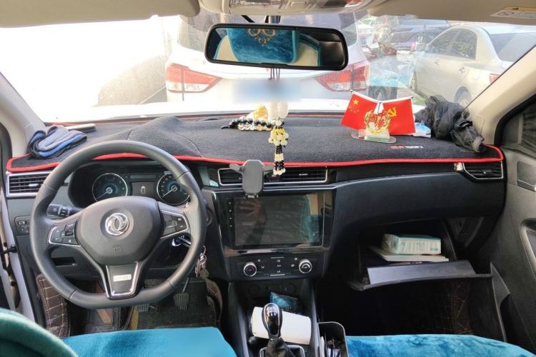 Used Dongfeng Fengon 580 2021 Revised ☆ Star Edition 1.8L Manual Elite Version Center Console