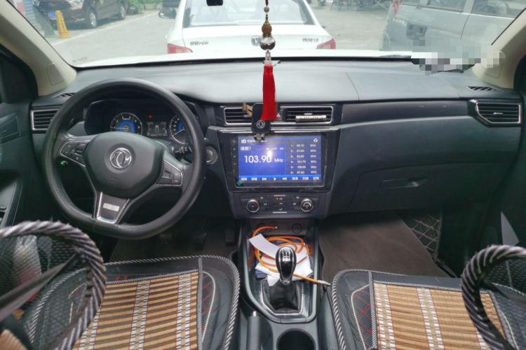 Used Dongfeng Fengon 580 2021 ☆ Star Edition 1.8L Manual Elite Version Center Console