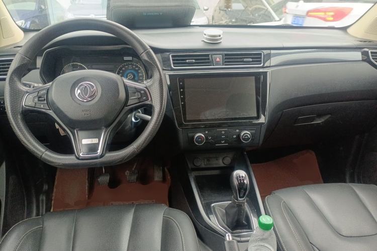Used Dongfeng Fengon 580 2021 ☆ Star Edition 1.8L Manual Elite Version Center Console