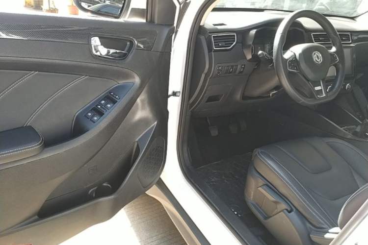 Used Dongfeng Fengon 580 2021 Revised ☆ Star Edition 1.8L Manual Elite Version Driver Seat