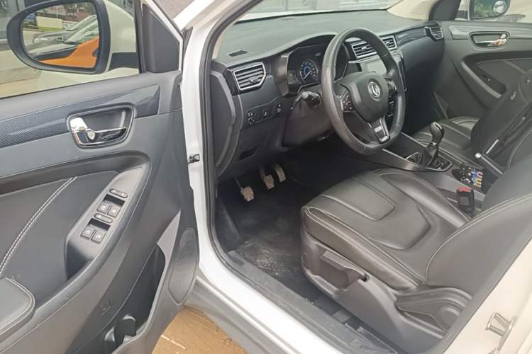 Used Dongfeng Fengon 580 2021 Revised ☆ Star Edition 1.8L Manual Elite Version Driver Seat