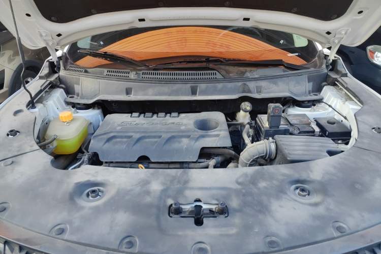 Used Dongfeng Fengon 580 2021 Revised ☆ Star Edition 1.8L Manual Elite Version Engine Bay