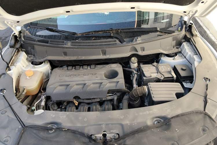 Used Dongfeng Fengon 580 2021 Revised ☆ Star Edition 1.8L Manual Elite Version Engine Bay