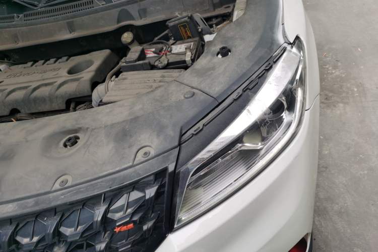 Used Dongfeng Fengon 580 2021 ☆ Star Edition 1.8L Manual Elite Version Engine Bay Left