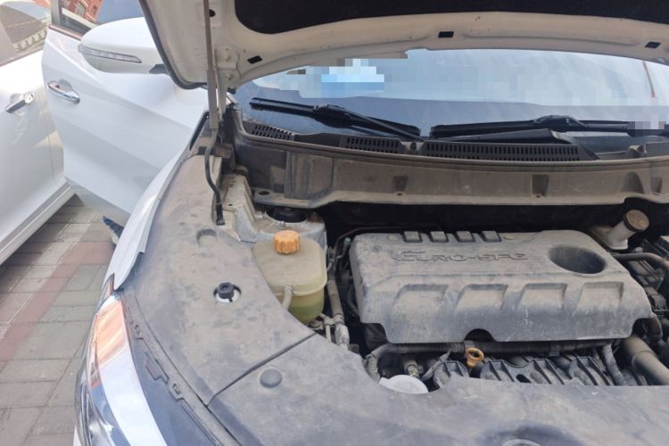 Used Dongfeng Fengon 580 2021 Revised ☆ Star Edition 1.8L Manual Elite Version Engine Bay Right