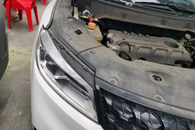 Used Dongfeng Fengon 580 2021 ☆ Star Edition 1.8L Manual Elite Version Engine Bay Right