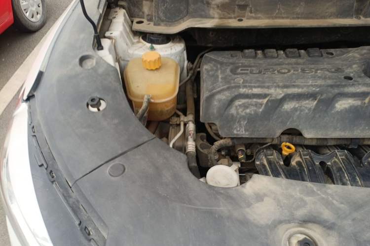 Used Dongfeng Fengon 580 2021 ☆ Star Edition 1.8L Manual Elite Version Engine Bay Right