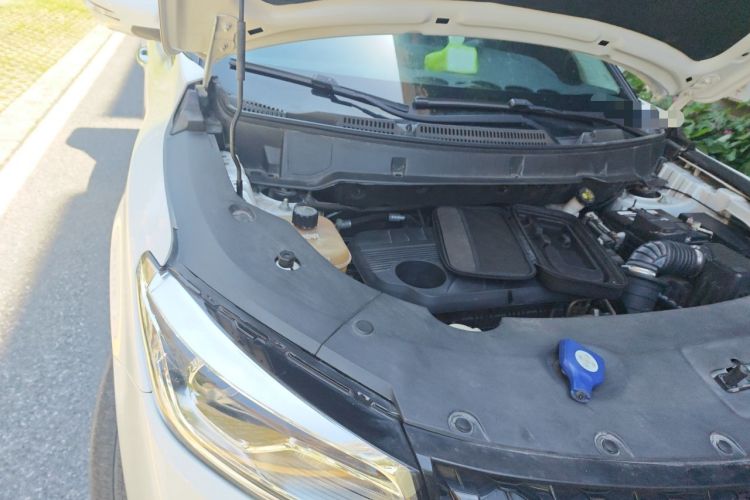 Used Dongfeng Fengon 580 2021 Revised ☆ Star Edition 1.5T Manual Luxury Version Engine Bay Right