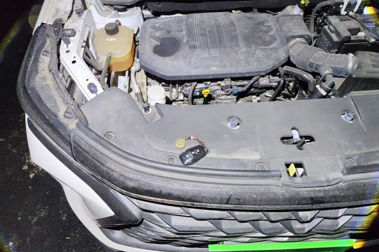 Used Dongfeng Fengon 580 2021 Revised ☆ Star Edition 1.5T Manual Luxury Version Engine Bay Right