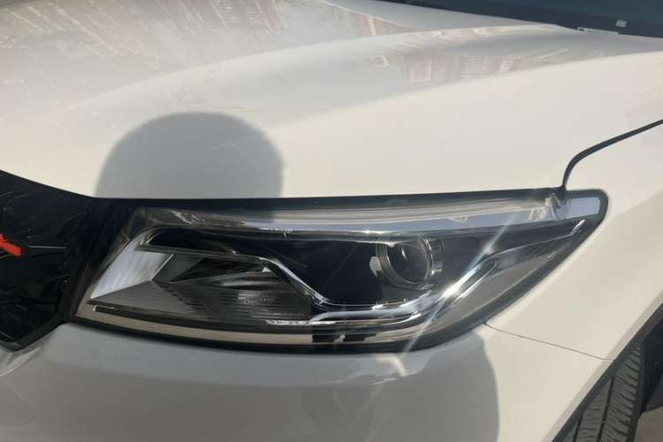 Used Dongfeng Fengon 580 2021 Revised ☆ Star Edition 1.8L Manual Elite Version Exterior 3