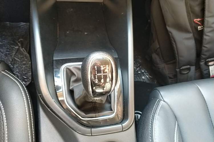 Used Dongfeng Fengon 580 2021 Revised ☆ Star Edition 1.8L Manual Elite Version Gear Lever