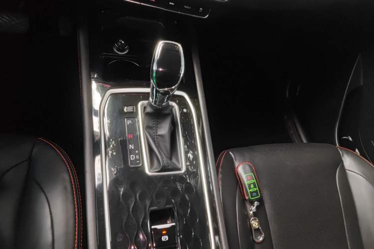 Used Dongfeng Fengon 580 2021 Revised ☆ Star Edition 1.5T Automatic Luxury Version Gear Lever