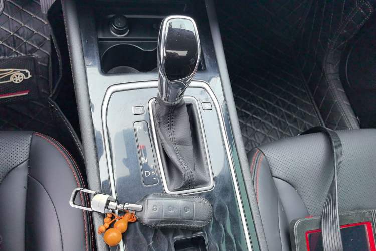 Used Dongfeng Fengon 580 2021 Revised ☆ Star Edition 1.5T Automatic Luxury Version Gear Lever