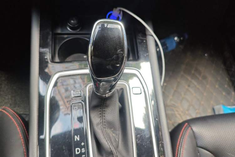 Used Dongfeng Fengon 580 2021 ☆ Star Edition 1.5T Automatic Luxury Version Gear Lever