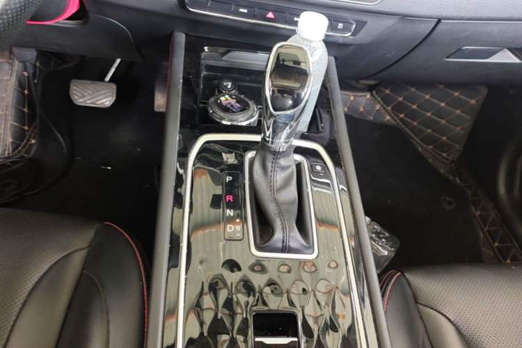 Used Dongfeng Fengon 580 2021 Revised ☆ Star Edition 1.5T Automatic Luxury Version Gear Lever
