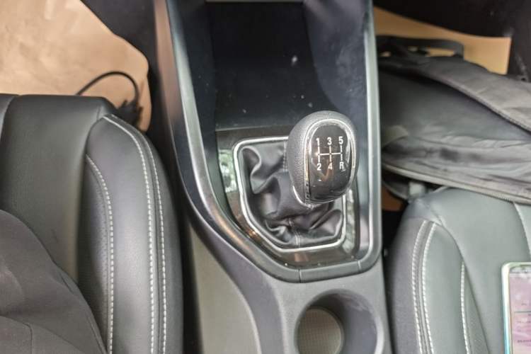 Used Dongfeng Fengon 580 2021 Revised ☆ Star Edition 1.8L Manual Elite Version Gear Lever