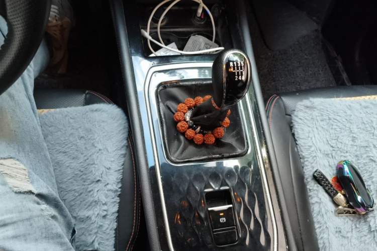 Used Dongfeng Fengon 580 2021 ☆ Star Edition 1.5T Manual Luxury Version Gear Lever
