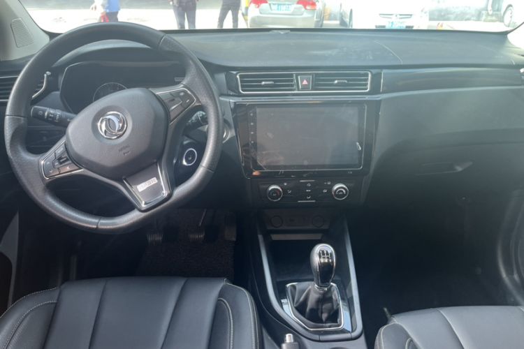 Used Dongfeng Fengon 580 2021 Revised ☆ Star Edition 1.8L Manual Elite Version Interior 1
