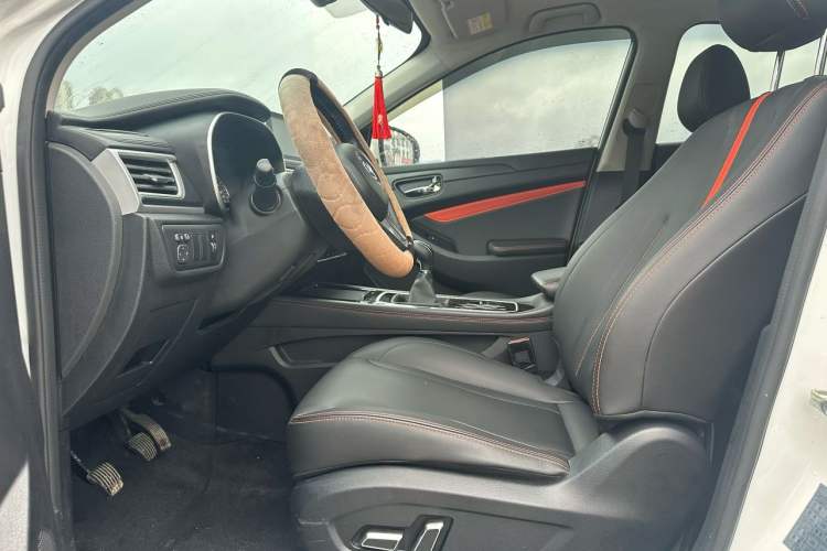 Used Dongfeng Fengon 580 2021 ☆ Star Edition 1.5T Manual Luxury Version Interior 2