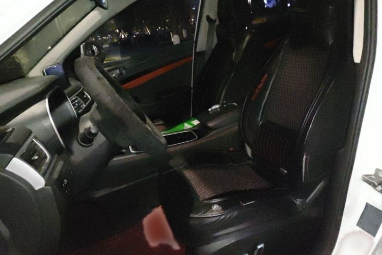 Used Dongfeng Fengon 580 2021 Revised ☆ Star Edition 1.5T Manual Luxury Version Interior 2