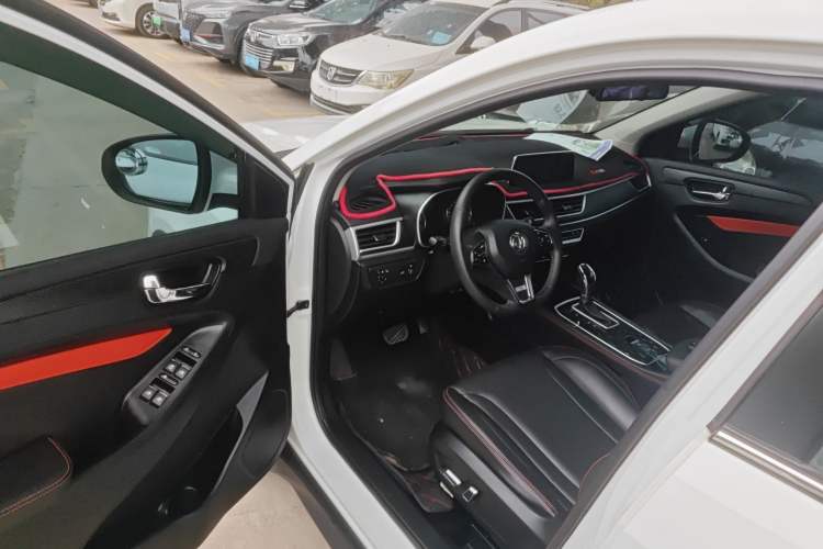 Used Dongfeng Fengon 580 2021 Revised ☆ Star Edition 1.5T Automatic Luxury Version Interior 3