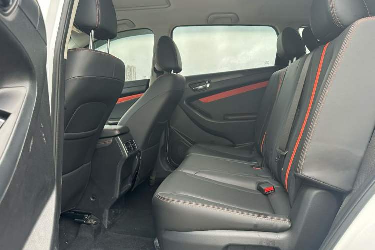 Used Dongfeng Fengon 580 2021 ☆ Star Edition 1.5T Manual Luxury Version Interior 3