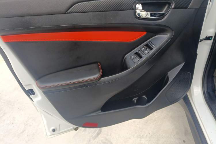 Used Dongfeng Fengon 580 2021 Revised ☆ Star Edition 1.5T Automatic Luxury Version Interior 7