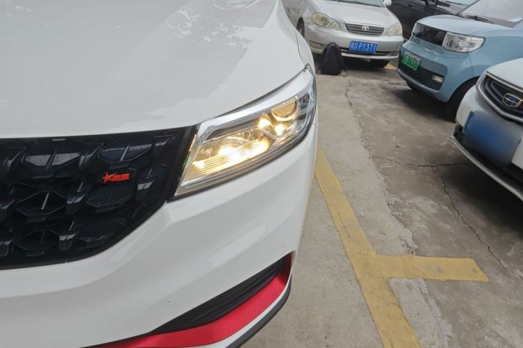 Used Dongfeng Fengon 580 2021 Revised ☆ Star Edition 1.5T Automatic Luxury Version Left Front Headlight